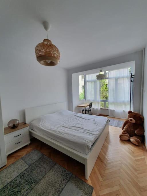 Spacious And Quiet 1Br Apartment In Floreasca บูคาเรสต์ ภายนอก รูปภาพ